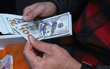 Ngày 20/5: Ngân hàng đồng loạt nâng giá USD, đô la tự do cũng bật tăng