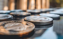 Cuộc đua hút tiền gửi: VPBank, SHB, HDBank bứt phá, Vietcombank, TPBank, SeABank bất ngờ tăng trưởng âm