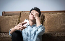 Cống hiến 10 năm đột ngột bị sa thải, ngày rời đi, sếp đưa cho tôi một phong bì: Bên trong không phải tiền mà là thứ còn bất ngờ hơn