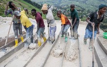 Bên trong 'mỏ vàng đen' coltan Congo nuôi sống thế giới công nghệ