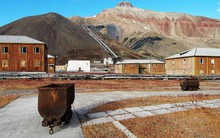 Thâm nhập "thị trấn ma" Liên Xô gần Bắc Cực: Không ai dám ra ngoài nếu không mang theo súng