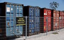 Né thuế quan, doanh nghiệp Mỹ đổ xô đến ‘nơi trú ẩn’ đặc biệt, giá thuê tăng gấp 4 lần nhưng người dùng vẫn sẵn sàng "xếp lốt" chờ đợi tới nửa năm