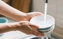 5 sai lầm khi rửa bát khiến cả gia đình mắc ung thư, nhiều người không hay biết vẫn làm mỗi ngày, nhất là cái số 3
