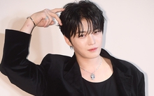 Nam ca sĩ hạng A gây choáng khi mua nhà 113 tỷ tặng cha mẹ, nhưng phản ứng của đồng nghiệp mới đáng bàn!