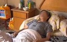 Bệnh liệt giường vẫn phải có mặt để quét sinh trắc học và rút sổ tiết kiệm 180 triệu, cụ bà qua đời sau 2 tiếng chờ đợi: Ngân hàng Trung Quốc lên tiếng nói “sự thật”?