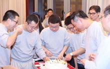 Đi họp lớp, đeo chiếc đồng hồ Rolex đã hết pin: Về nhà, tôi nhận được dòng tin nhắn, chắc chắn không bao giờ quên