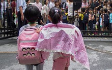 Giáo viên 30 năm nói thẳng: Nhìn bóng lưng của học sinh khi đến trường, tôi biết ngay tương lai em nào sáng hay tối