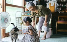 Định gửi con về quê 2 tháng, mới 2 ngày đã xảy ra mâu thuẫn: "Đừng nghĩ biếu bố mẹ vài triệu rồi bỏ mặc đứa trẻ với ông bà là được..."