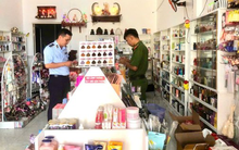 Đột kích kho mỹ phẩm 'khủng' chuyên bán online ở Cà Mau