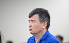 Cựu vụ phó thuộc Bộ Công Thương khai được chủ doanh nghiệp đưa xấp 'sổ đỏ' rất dày để chọn