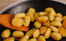 Tác dụng kỳ diệu của 6 loại tinh bột trong bếp