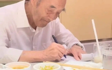 Cháu trai chụp ảnh ông nội rồi đăng lên mạng, nhìn chi tiết này, mọi người nhao nhao bình luận: "Thật muốn làm cháu ông"!