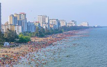 Choáng với lượng khách du lịch "cực khủng" đổ về Thanh Hóa dịp lễ 30-4 và 1-5