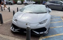 Bị chỉ trích vì đỗ xe ở chỗ cho người khuyết tật, tài xế Lamborghini làm một hành động khiến cả MXH 'quay xe' gấp