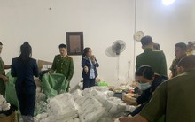 Khởi tố đối tượng sản xuất 200.000 đôi tất giả Nike, Adidas