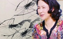 Mang tranh quý đi thẩm định nhưng bị cho là đồ giả, người phụ nữ xinh đẹp liền thẳng thừng chất vấn chuyên gia: “Các ông biết tôi là ai không?”