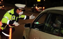 Tịch thu hàng trăm triệu đồng tiền mặt trên người 2 thanh niên 2000 và 2003, phát hiện 15 tỷ đồng vàng miếng và tiền mặt ẩn giấu