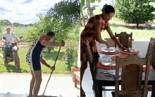 Clip có mở bài hoang mang, thân bài và kết bài hoang đường khiến 35 triệu người không thể dừng xem