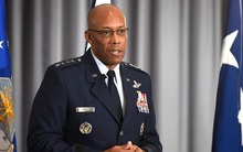 Lầu Năm Góc thẳng tay cắt giảm một loạt tướng lĩnh cấp cao