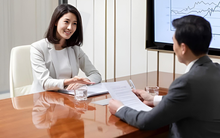 Bị sếp trách nhầm giữa cuộc họp, người thường vội cãi lại, người EQ cao ứng xử tinh tế, ghi điểm trong mắt lãnh đạo