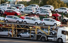 Nguồn cung ô tô của Việt Nam tăng kỷ lục, hàng loạt mẫu giảm giá mạnh