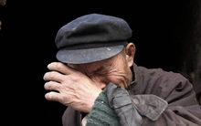 Lái xe 5000km về quê đón bố chồng lên sống chung sau khi chồng qua đời, con dâu sốc với bí mật giấu kín suốt 10 năm: "Sao bố lại làm vậy?"