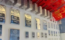 Giá bạc thăng hoa, tăng gần 14% sau một tháng