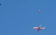 Phi công phát hiện 'vật thể lạ' khi máy bay sắp hạ cánh Nội Bài