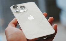 iPhone 13 Pro sau 2 năm: Mặt lưng vỡ nát, pin còn 82%, không muốn lên đời nhưng có thể phải nghĩ lại vì iOS 26