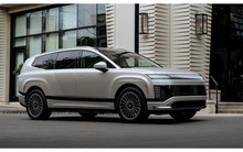 Trung Quốc siết chặt kho báu cả thế giới khao khát, một nhà sản xuất ô tô bất ngờ tuyên bố tích trữ sản lượng đủ dùng trong 1 năm