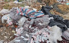 Bất ngờ chủ nhân hàng trăm vỉ thuốc còn hạn sử dụng bỏ bên đường ở Đà Nẵng