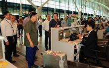 Phó Thủ tướng Trần Hồng Hà thị sát hoạt động của nhà ga T3 - sân bay Tân Sơn Nhất