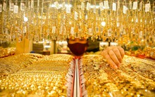 Sáng 13/6: Giá vàng thế giới áp sát đỉnh lịch sử, vàng trong nước tăng vọt