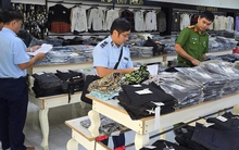 Bất ngờ ập vào kiểm tra một cửa hàng thời trang, phát hiện sự thật bên trong