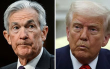Căng thẳng giữa ông Trump và ông Powell leo thang trước thềm cuộc họp Fed: Tổng thống giục cắt giảm lãi suất, NHTW ‘vững như bàn thạch’, người tiêu dùng mắc kẹt