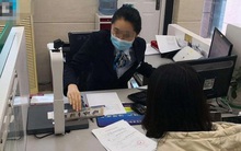 Mất trắng hơn 36 tỷ khi gửi tiết kiệm, nữ CEO ngã ngửa vì ngân hàng phủi tay, tòa phán: "Do lỗi của cô"