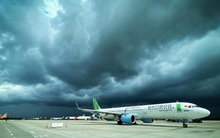 Mưa dông dữ dội ảnh hưởng hoạt động bay tại sân bay quốc tế Nội Bài