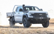 Ford Ranger 'siêu trường' giá gấp đôi bản thường, vẫn phải thêm tiền để có 'thùng hàng' đúng nghĩa, máy V6 chỉ 206 mã lực, kéo được 4,5 tấn hàng