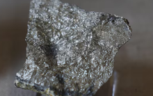 Không phải đất hiếm, Trung Quốc hạn chế xuất khẩu một loại nguyên tố quan trọng khiến các nhà sản xuất ô tô ‘đau đầu’: Giá tăng gấp 4 lần chỉ trong 1 năm, Mỹ phụ thuộc rất nhiều