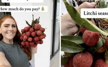 Sốt clip cô gái Tây cười tít khoe chùm vải ngon mua với giá 30 nghìn đồng/kg
