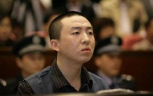 Chuyển khoản nạp tiền vào ví điện tử 350 lần, người đàn ông “lãi” hơn 40 tỷ đồng liền tiêu sạch, bị kiện còn khẳng định: “Tôi tưởng tiền của mình nên cứ tiêu thôi”