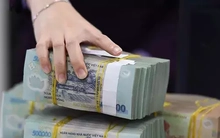 Cảnh báo rủi ro khi lượng tiền khổng lồ 'bơm' ra nền kinh tế