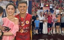 Chu Thanh Huyền cực tinh tế giúp Quang Hải mát mặt trên sân Hàng Đẫy, "vớt vát" sau nhiều lần bị chê "EQ âm điểm"