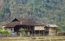 Ngôi làng “bị bỏ quên” ở miền Bắc: Không điện, không đường, nhưng vẫn đón nườm nượp khách ghé thăm