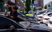 Gắn mác ‘second hand’ cho gần nửa triệu xe mới tinh rồi xuất khẩu ồ ạt ra thế giới, láng giềng Việt Nam đang tính toán điều gì?