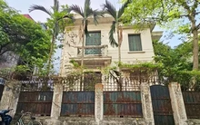 Trưng dụng biệt thự bỏ hoang 12 Nguyễn Chế Nghĩa làm trụ sở UBND phường Cửa Nam?