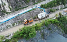 15 ngày vận chuyển 2 thiết bị tổng hơn 400 tấn từ Hải Phòng lên Hòa Bình, công trình quan trọng 9.220 tỷ sắp "về đích"