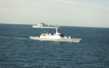 Hải quân Nga lần đầu công khai hộ tống tàu chở dầu qua eo biển Manche