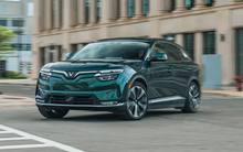 Tỷ phú Phạm Nhật Vượng bất ngờ “chơi lớn”: Tặng 100 triệu cho khách lên đời xe điện – Chính sách ‘lợi chồng lợi’ chưa từng có tiền lệ