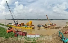 Công trường xây dựng cầu Tứ Liên sau 1 tháng thi công